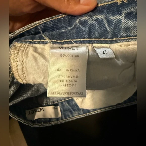 Vervet by flying monkey women's 25 Distressed Destroyed Raw hem Mom Jeans V2149 - Picture 4 of 4